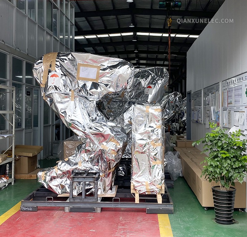 前迅車間即將發(fā)貨的工業(yè)機器人