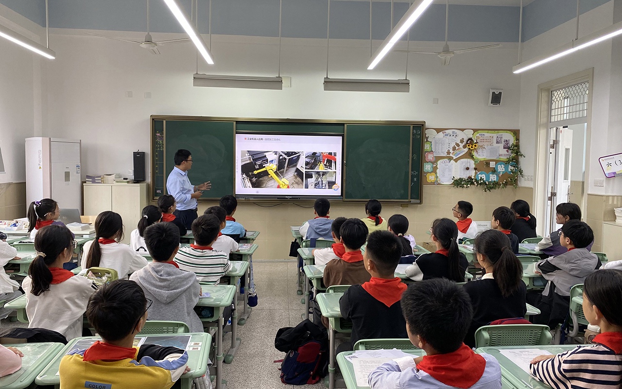 蘇州前迅工業(yè)機(jī)器人應(yīng)用科普進(jìn)校園活動