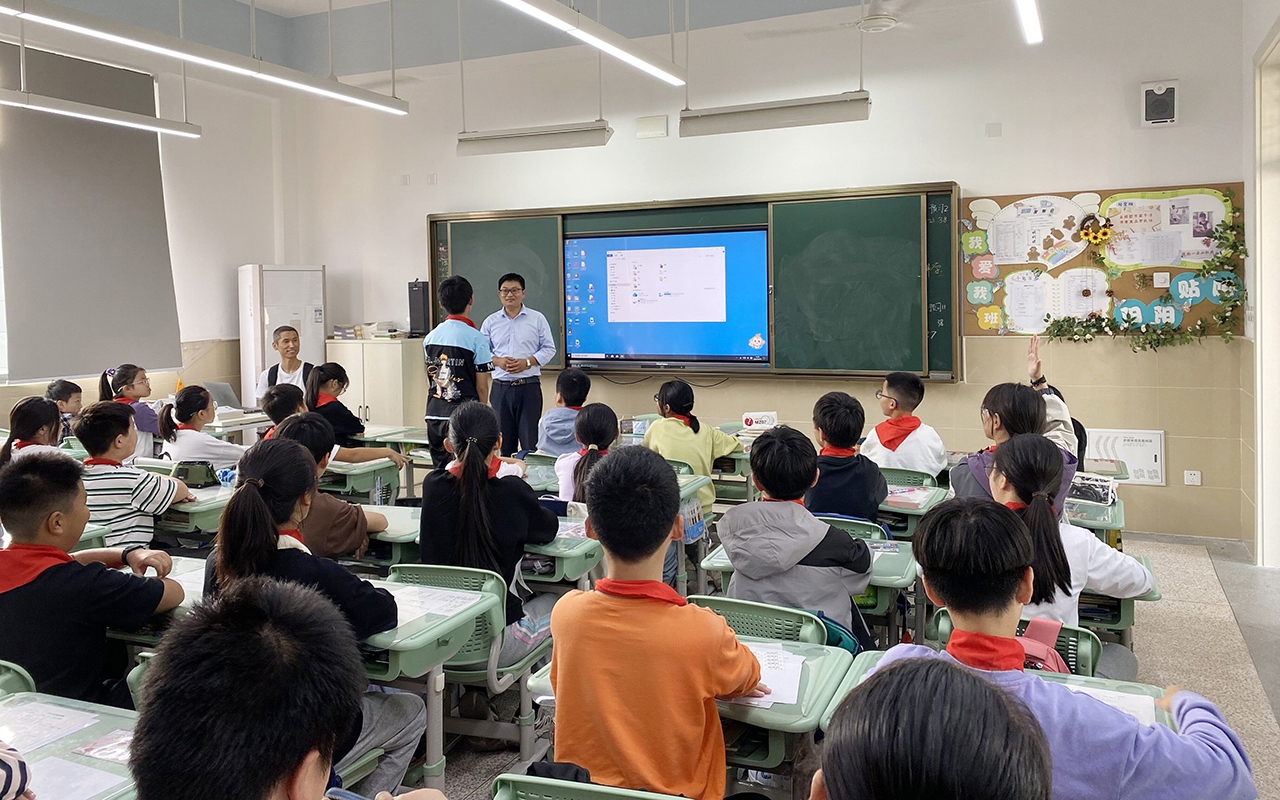 蘇州前迅工業(yè)機(jī)器人應(yīng)用科普進(jìn)校園活動