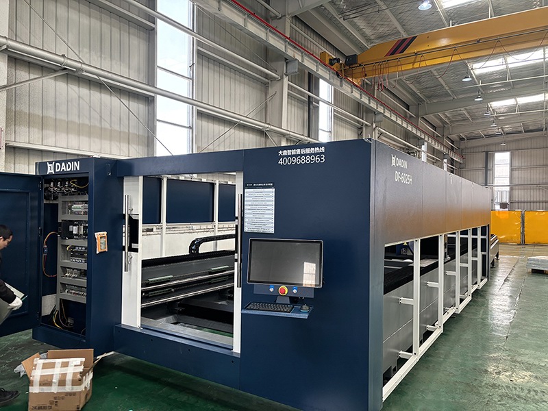 數(shù)控激光機(jī)-11