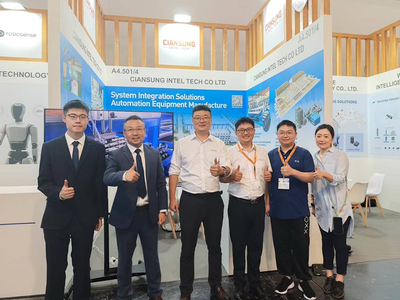 前迅團隊在德國慕尼黑機器人及自動化技術展覽會
