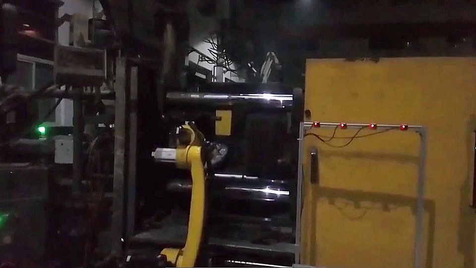 AIR25-1700汽配鋁合金壓鑄上下料、水冷及沖切